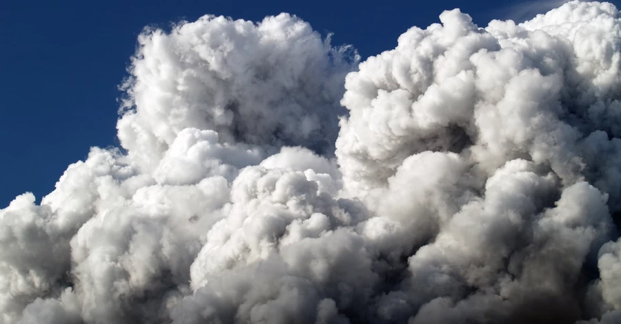 Іранський НПЗ на острові Лаван зазнав удару на тлі перемир’я