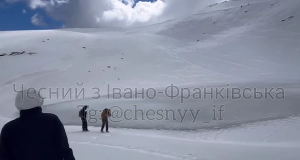 Среди апреля на Прикарпатье замерзло озеро Несамовыте