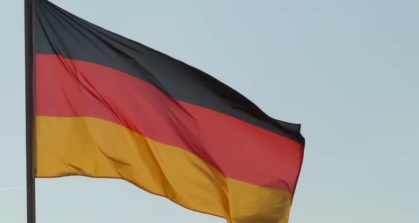 Німеччина скасувала скандальний закон, який обмежував виїзд чоловіків 17-45 років