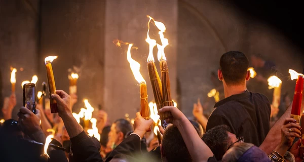У Храмі Гробу Господнього в Єрусалимі зійшов Благодатний вогонь