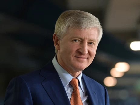 Ахметов дивився матч 