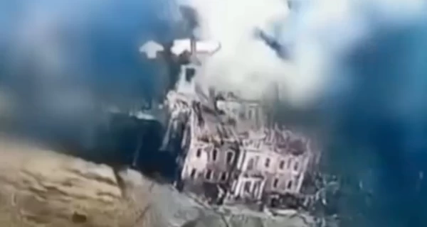 Росіяни знищили історичний палац Харитоненків на Сумщині - залишилися руїни