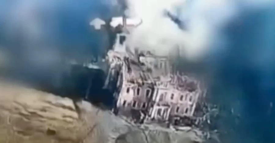 Росіяни знищили історичний палац Харитоненків на Сумщині - залишилися руїни