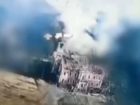 Россияне уничтожили исторический дворец Харитоненко в Сумской области - остались руины