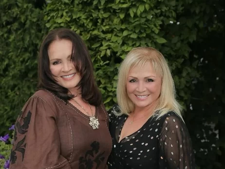 Сестри Ротару привітали українців з Великоднем