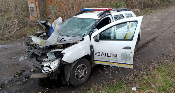 У Білопіллі на Сумщині російський дрон атакував поліцейський автомобіль 