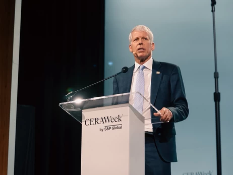 Міністр енергетики США заявив, що ціна на нафту досягне піка «найближчими тижнями»