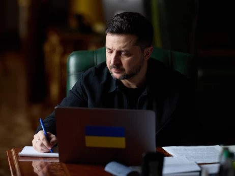 Зеленський продовжив військовий збір на три роки після війни