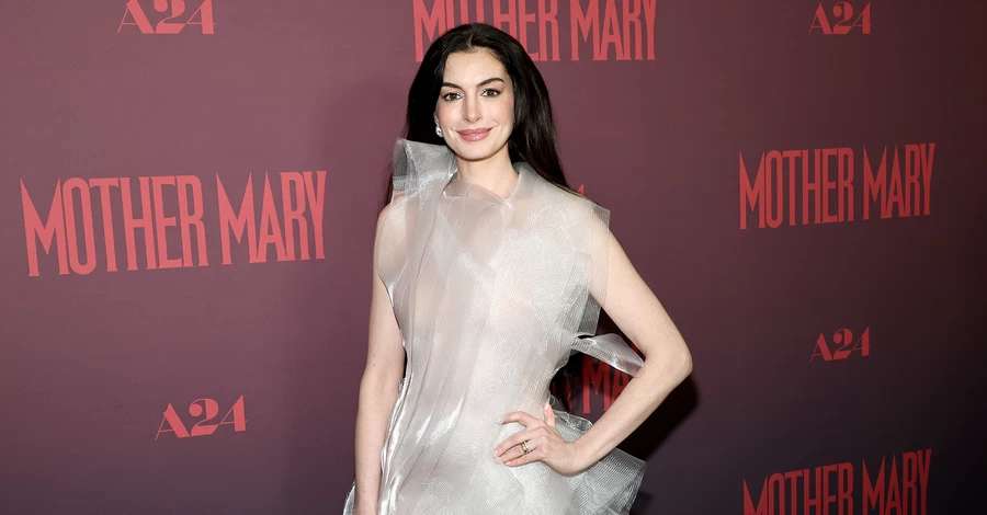 Енн Гетевей одягнула сукню українського бренду для прем'єри фільму в Нью-Йорку