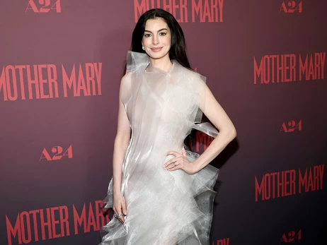 Енн Гетевей одягнула сукню українського бренду для прем'єри фільму в Нью-Йорку