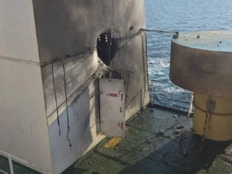 Россия снова ударила по Одессе, повредив второе иностранное судно за сутки