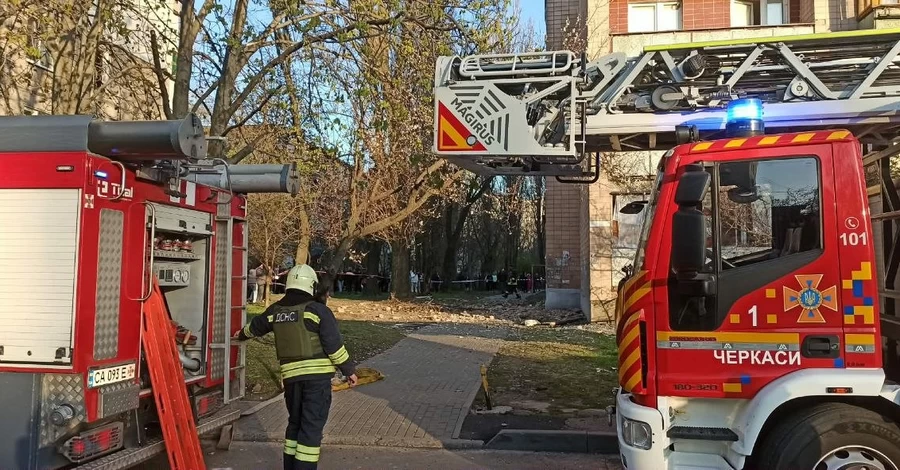 Войска РФ дронами атаковали Черкассы - погиб ребенок, минимум 12 раненых