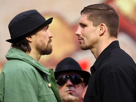 Усик и Верховен провели первую дуэль взглядов в Лондоне 