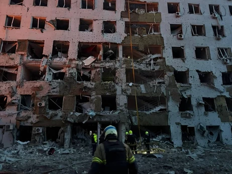 В Одессе россияне убили девять человек - повреждены порты, общежитие и критическая инфраструктура