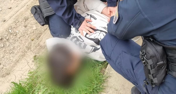 На Закарпатті девʼятикласник під час уроку влаштував стрілянину та поранив однокласника