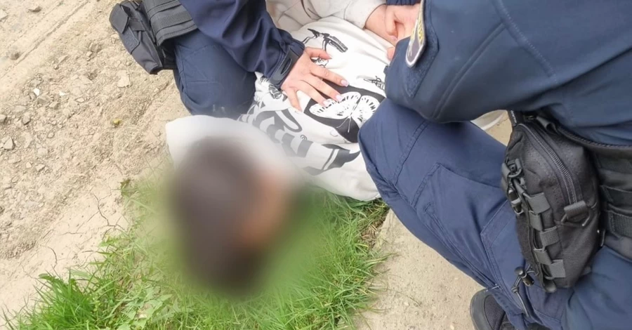 На Закарпатті девʼятикласник під час уроку влаштував стрілянину та поранив однокласника