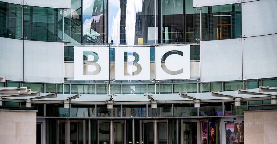 «Голодні ігри» у «Бі-бі-сі»: медіакорпорація планує звільнити 2000 співробітників