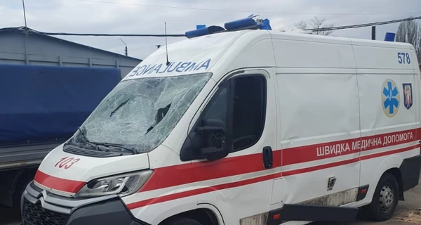 У Києві під час повторної атаки РФ постраждали медики, які працювали за викликом