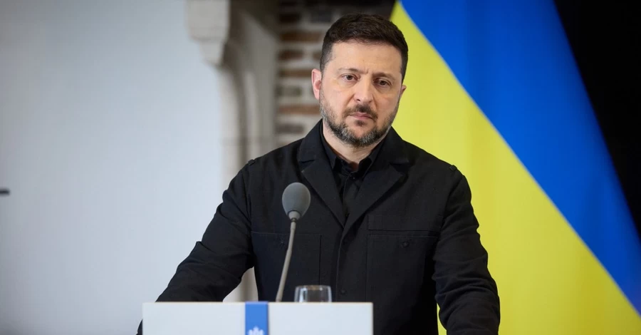 Перекладач Зеленського в Нідерландах забув відключити мікрофон і влучив у конфуз