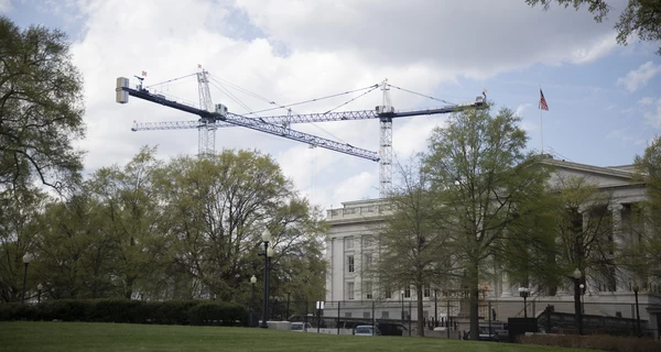 У США суд знову призупинив будівництво бального залу Трампа в Білому домі