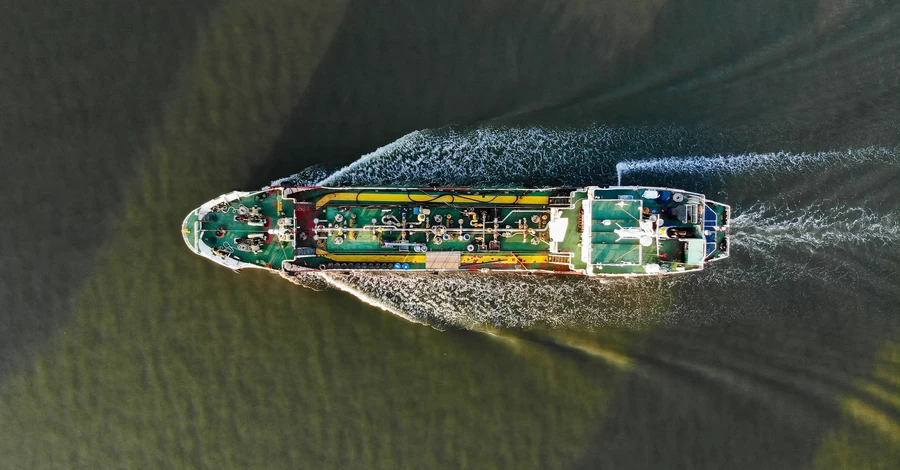 Іран повністю відкрив Ормузьку протоку - Трамп у захваті, ціни на нафту впали