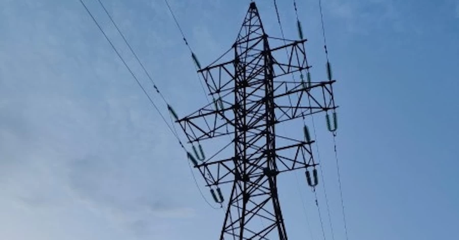 У Шостці 15-річний хлопець отримав опіки 70% тіла, ймовірно, під час спроби зробити селфі на ЛЕП