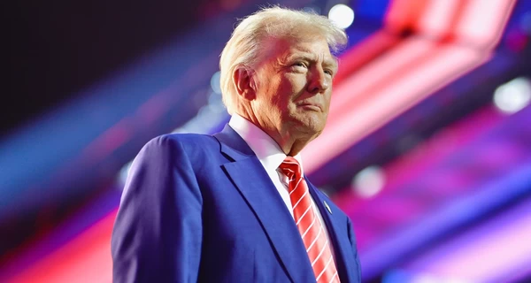 Трамп заявив, що наразі не зніме блокаду з Ірану попри відкриття Ормузької протоки