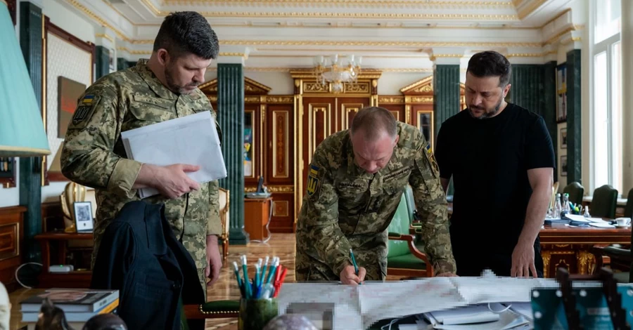 Білорусь облаштовує артилерійські позиції біля кордону з Україною, - Зеленський  