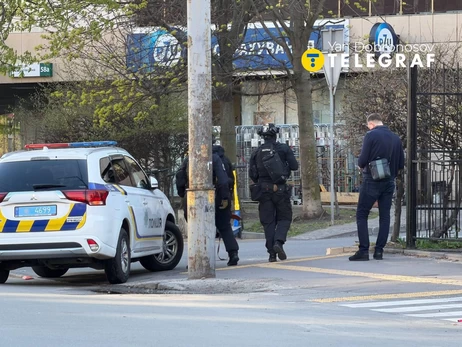 У Києві чоловік вчинив стрілянину та взяв заручників, є загиблі та багато поранених 