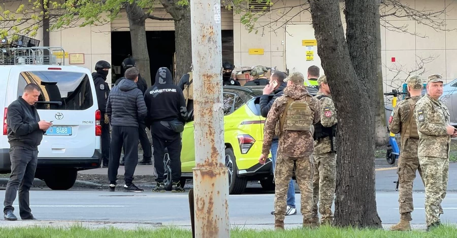 Стрілка, який взяв заручників у Києві, ліквідували під час затримання