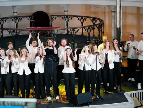 Соліст хору «Гомін» освідчився коханій під час концерту у Нью-Йорку