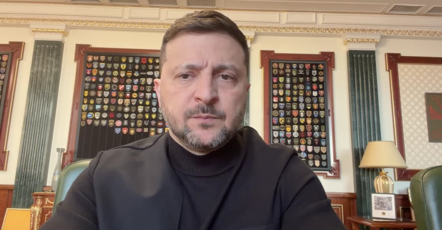 Зеленский поручил пересмотреть правила применения оружия полицейскими для защиты людей