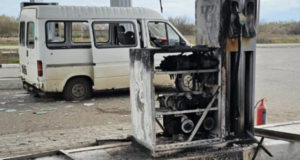 Росіяни вдарили по АЗС у Харківській області - зайнялася пожежа, є поранені 