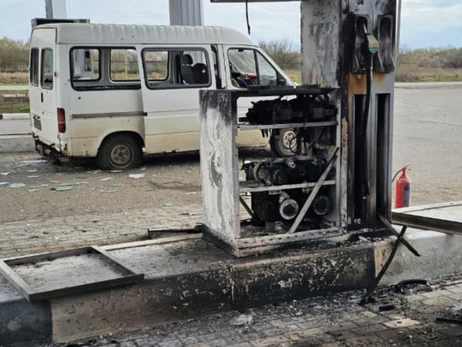 Россияне ударили по АЗС в Харьковской области - вспыхнул пожар, есть раненые 