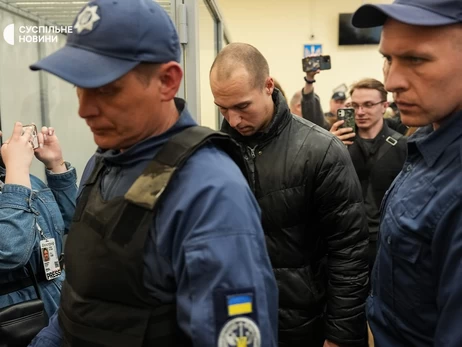 За патрульных, арестованных из-за бегства с места стрельбы, внесли залог