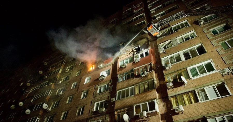 В Днепре россияне попали в многоэтажку - двое погибших, среди раненых дети