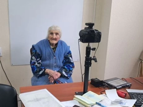 100-річна мешканка Слов’янська оформила закордонний паспорт  - їде у велику подорож до Європи 