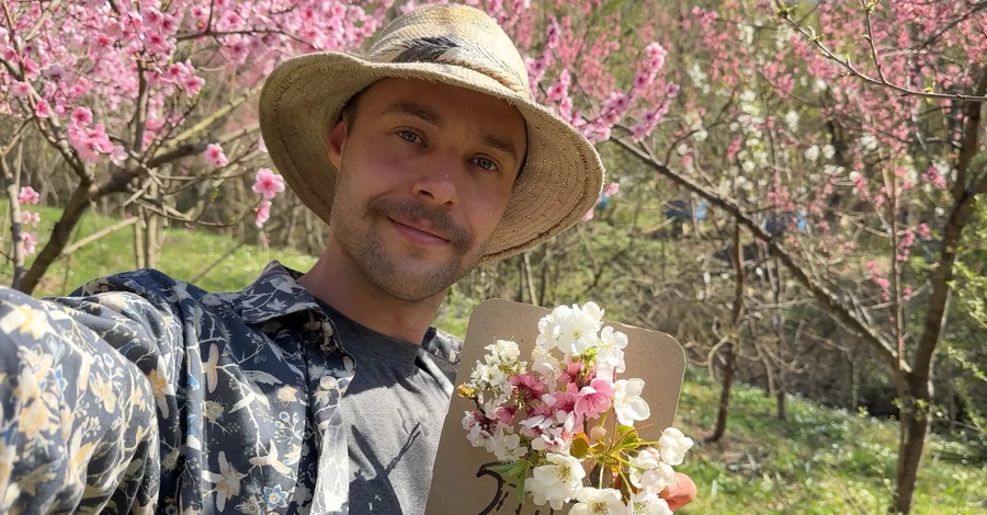 Будує хату з глини і запрошує військових у гості: історія «вільного фермера» із Закарпаття