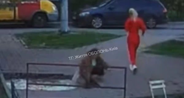 У Києві на Оболоні жінка впала в яму з окропом, - соцмережі