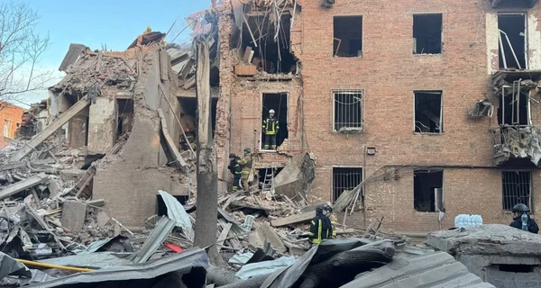 Росіяни повторно вдарили по житловому кварталу у Дніпрі - під обстріл потрапили місцеві чиновники