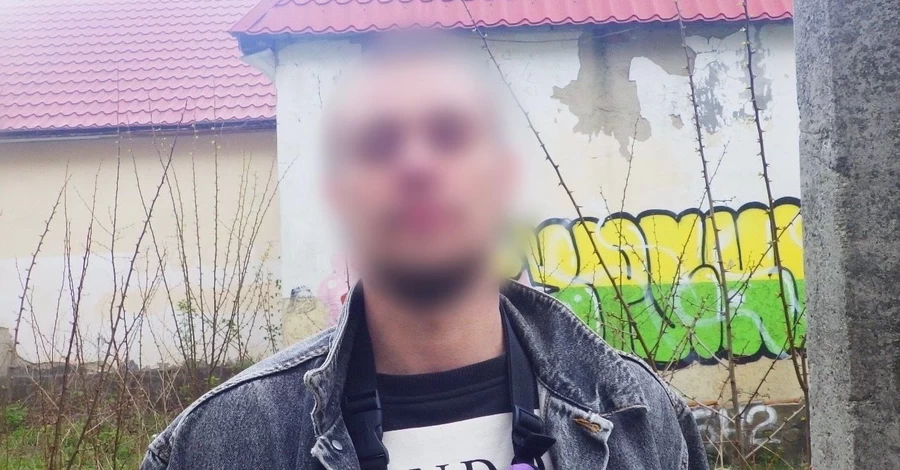 У Києві затримали чоловіка, який погрожував перехожим пістолетом