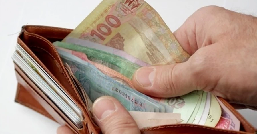 Мінімальна зарплата в Україні: більше грошей чи новий удар по гаманцю