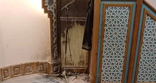 Неизвестный во Львове бросил в мечеть два 