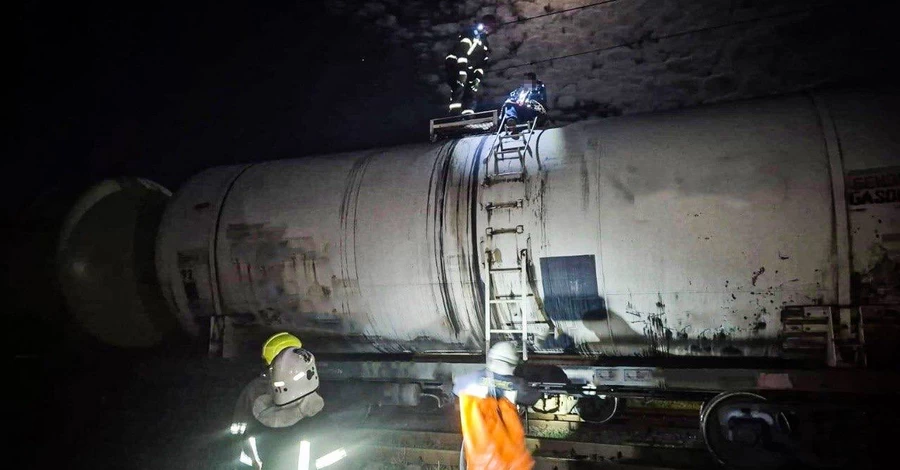 В Киевской области спасли ребенка после поражения током на крыше вагона-цистерны