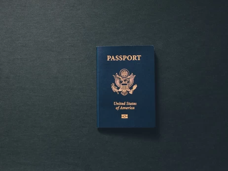 В США выпустят ограниченную серию памятных паспортов с портретом Трампа