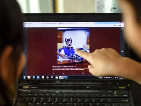 Булінг вчителів у тіктоці: що кажуть педагоги та як вони з цим борються