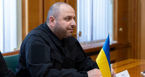 Громадська рада при Міноборони закликала відсторонити Умєрова після публікації діалогу з Міндічем  