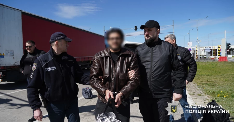 Нацполіція повернула в Україну організатора схеми обману військових