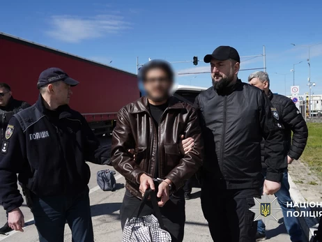 Нацполіція повернула в Україну організатора схеми обману військових