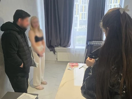 У центрі Львова поліція накрила бордель, в якому експлуатували неповнолітню